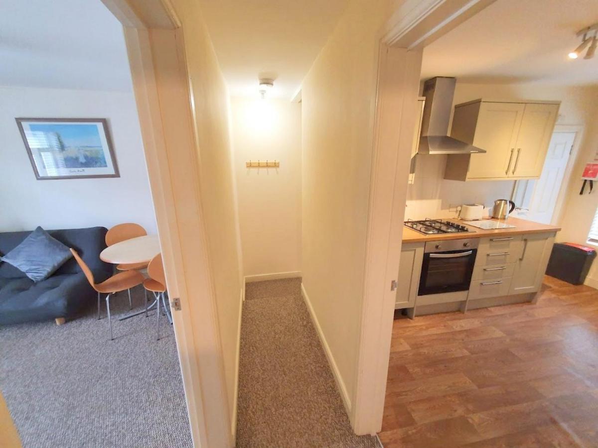 Bassett Flat With 2 Bedrooms And Superfast Wi-Fi Sittingbourne Extérieur photo
