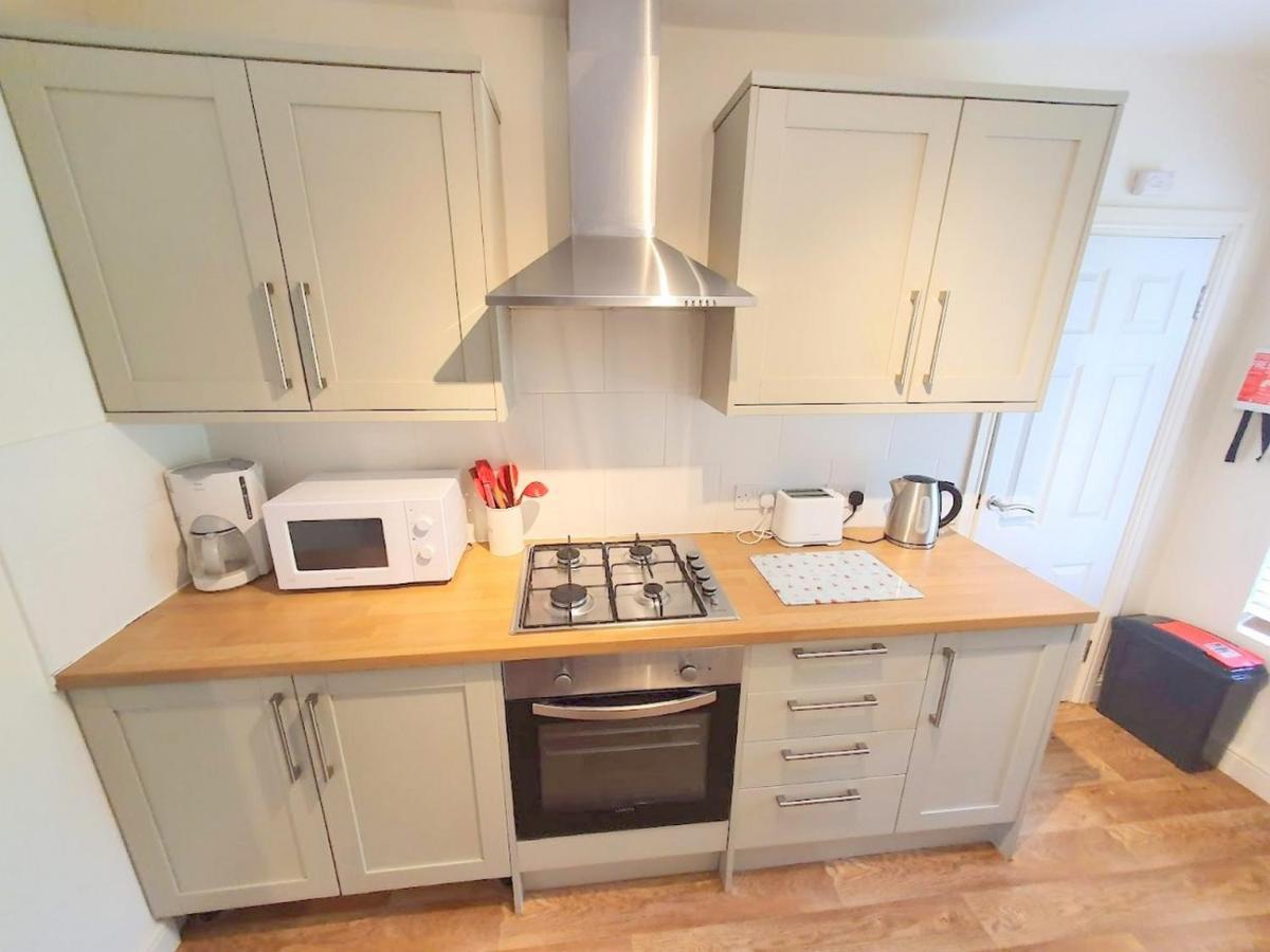 Bassett Flat With 2 Bedrooms And Superfast Wi-Fi Sittingbourne Extérieur photo
