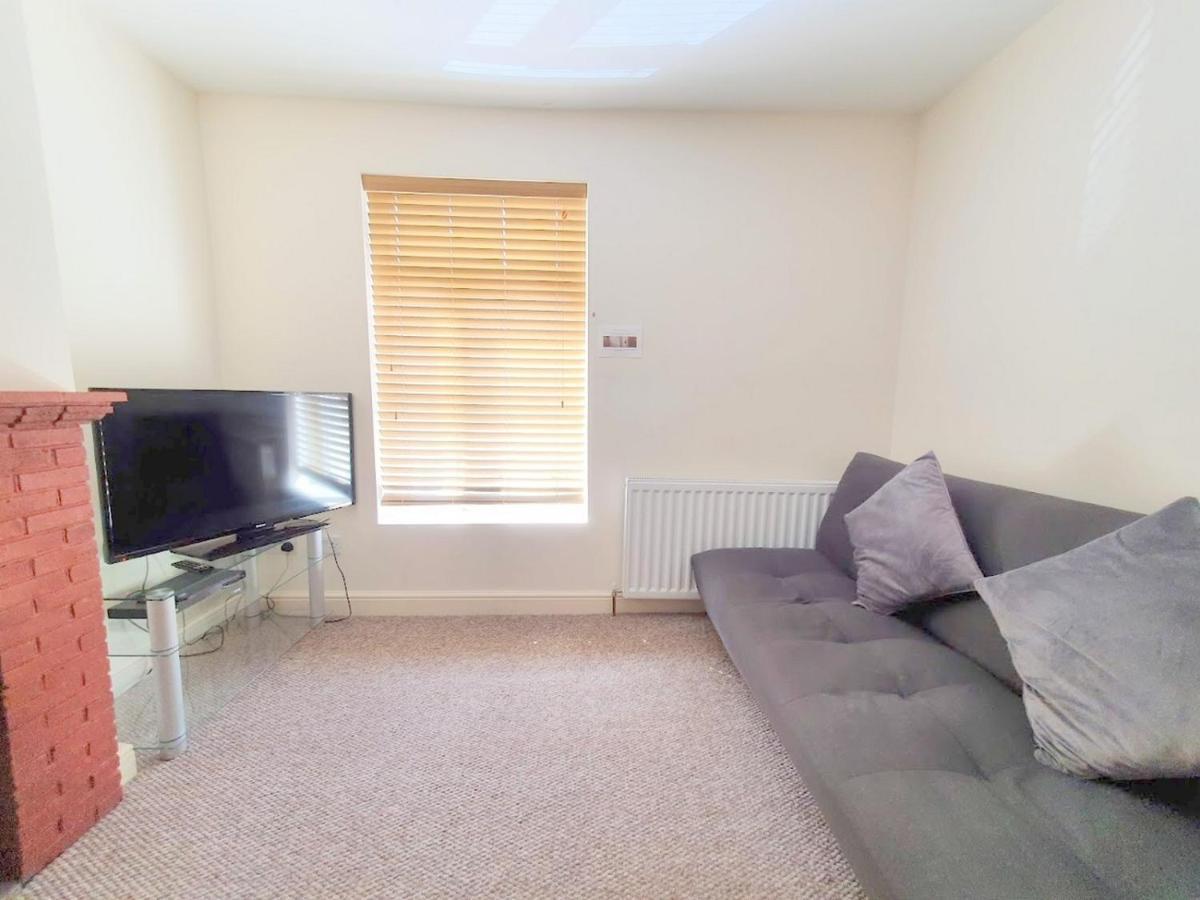 Bassett Flat With 2 Bedrooms And Superfast Wi-Fi Sittingbourne Extérieur photo