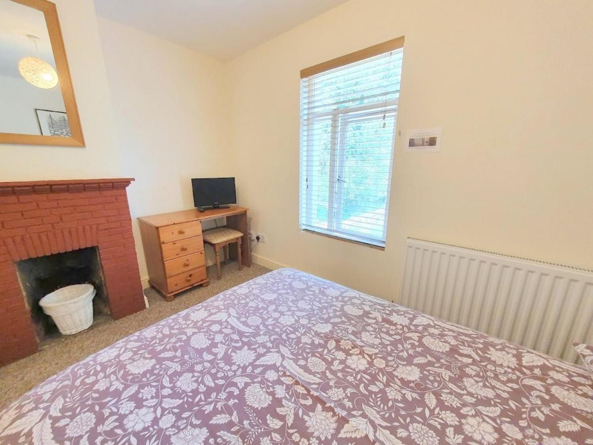 Bassett Flat With 2 Bedrooms And Superfast Wi-Fi Sittingbourne Extérieur photo