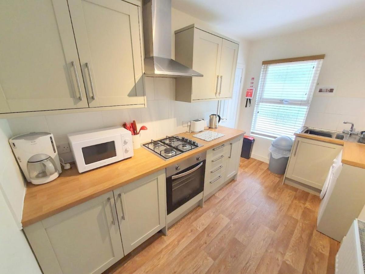 Bassett Flat With 2 Bedrooms And Superfast Wi-Fi Sittingbourne Extérieur photo