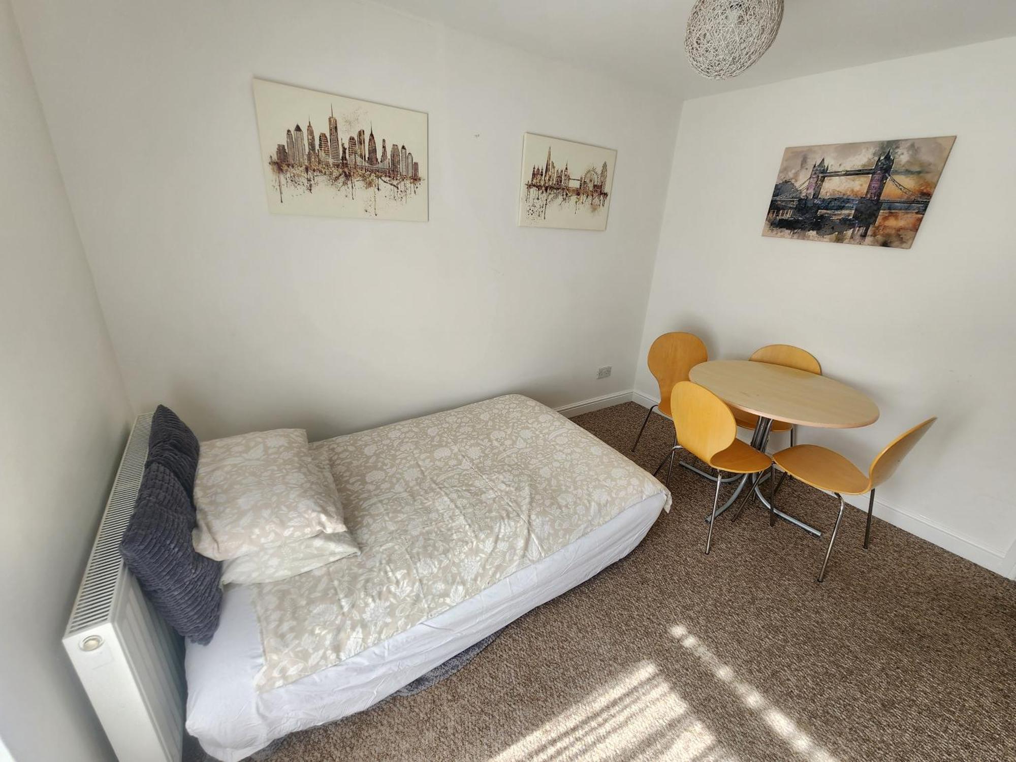 Bassett Flat With 2 Bedrooms And Superfast Wi-Fi Sittingbourne Extérieur photo