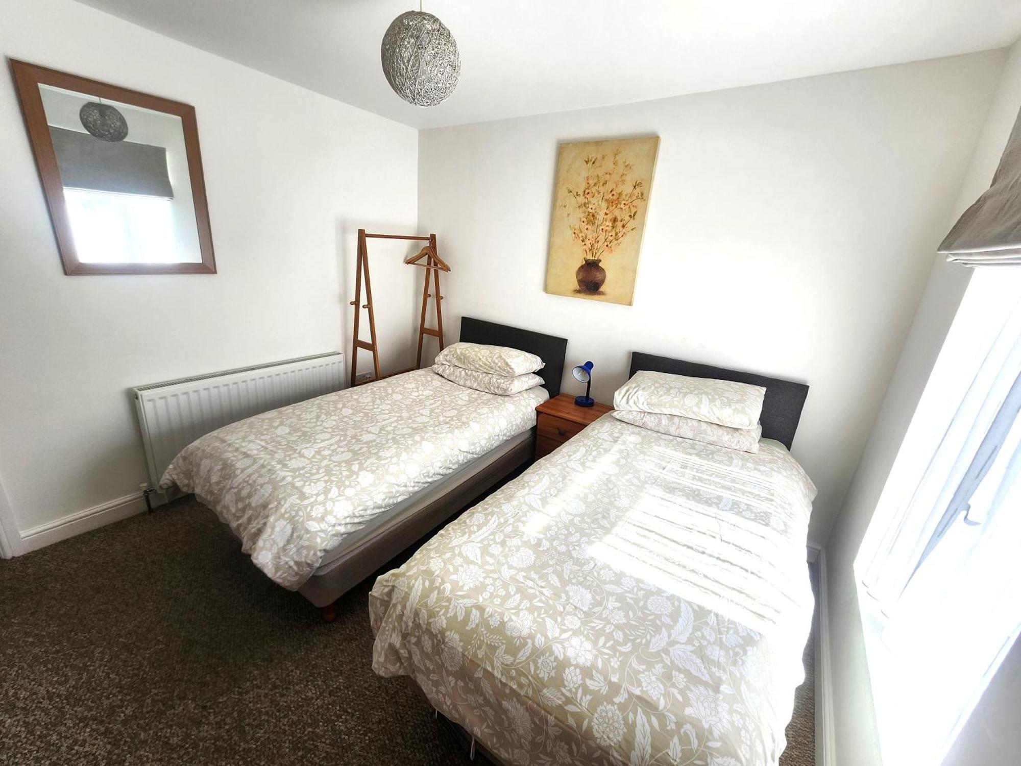 Bassett Flat With 2 Bedrooms And Superfast Wi-Fi Sittingbourne Extérieur photo