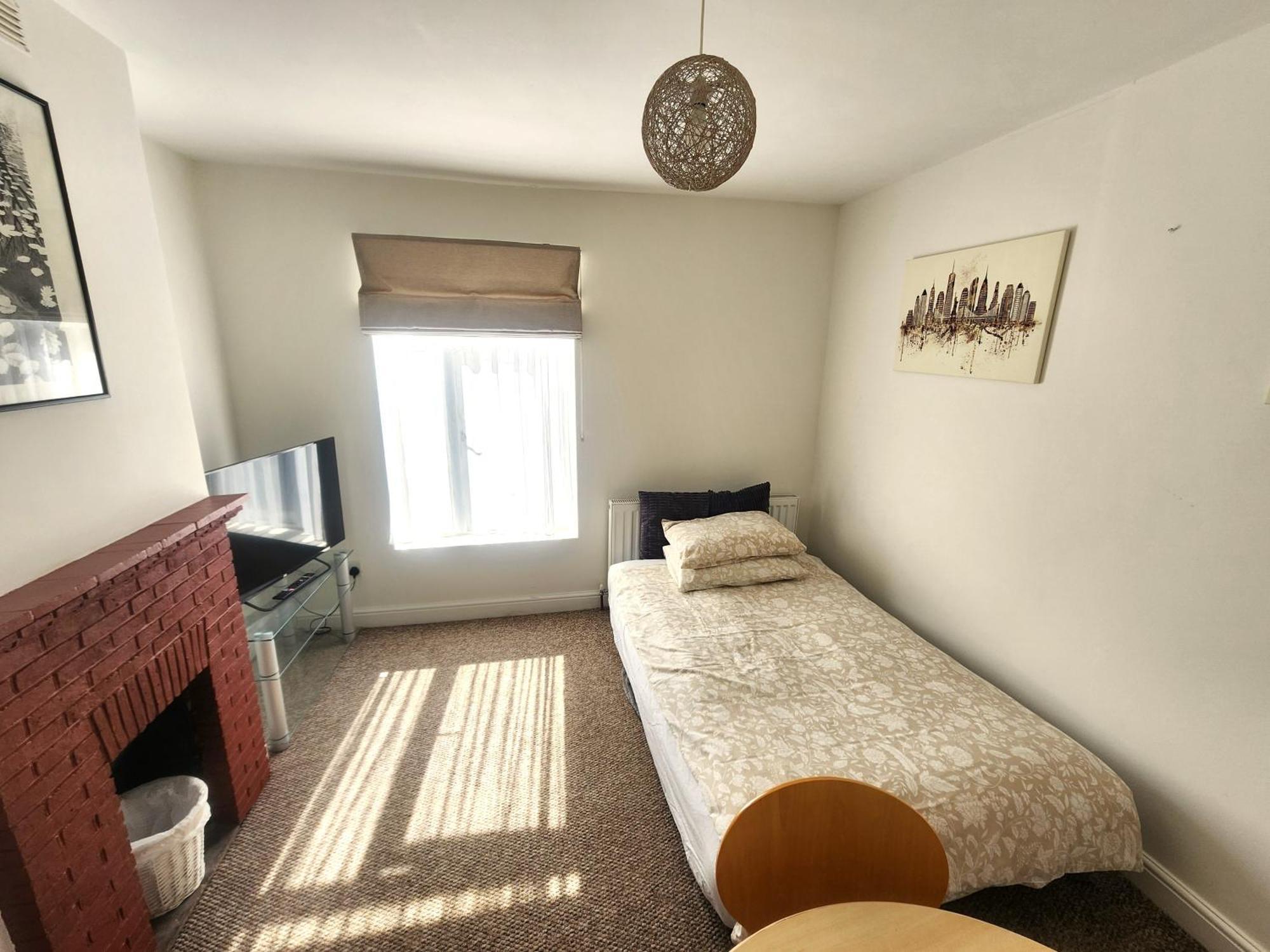 Bassett Flat With 2 Bedrooms And Superfast Wi-Fi Sittingbourne Extérieur photo